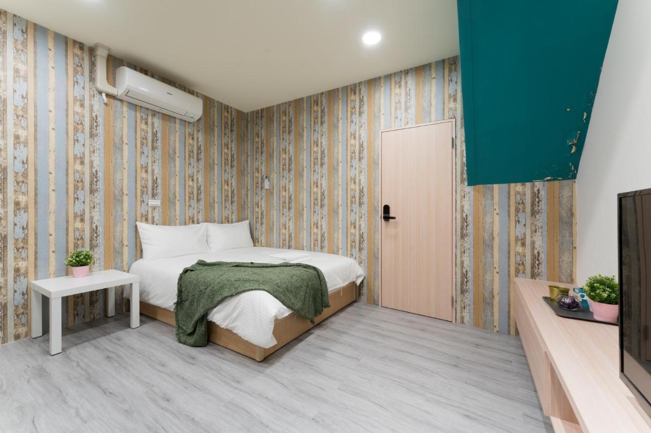 Reise Guesthouse 喜遊旅宿 ゲストハウス 旅マニア Tainan Esterno foto
